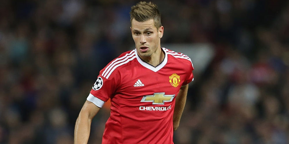 Schneiderlin Bahagia Satu Tim Dengan Carrick dan Schweinsteiger