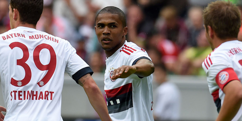 Guardiola Yakin Douglas Costa Semakin Bersinar