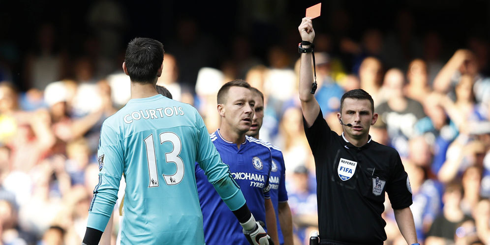 John Terry Kartu Merah, Courtois Pantas Disalahkan