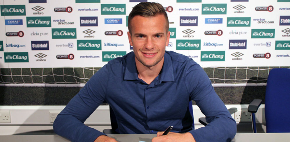 Everton Resah dengan Cedera Cleverley