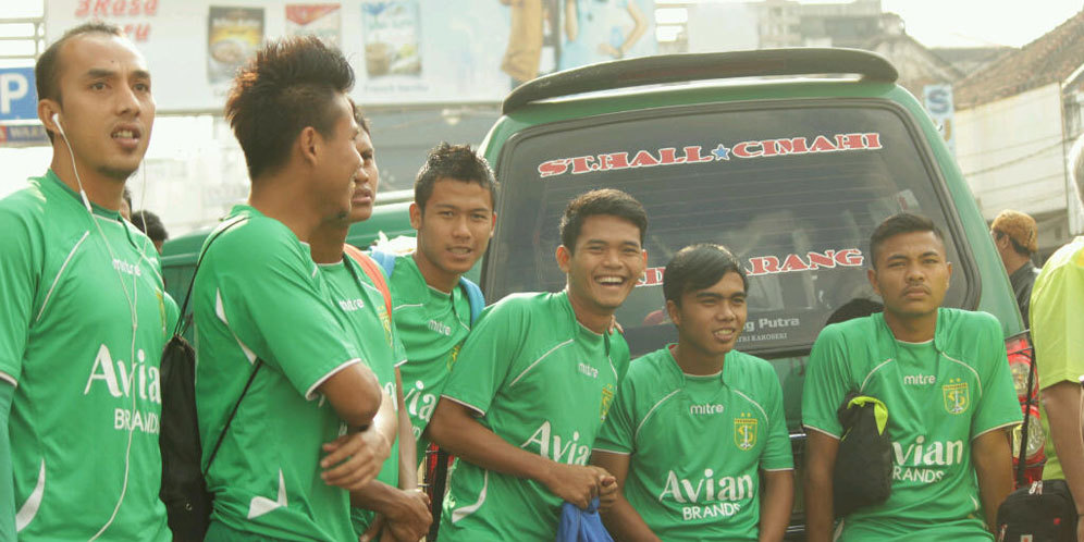 Bus Terlambat, Persebaya United Hampir Naik Angkot