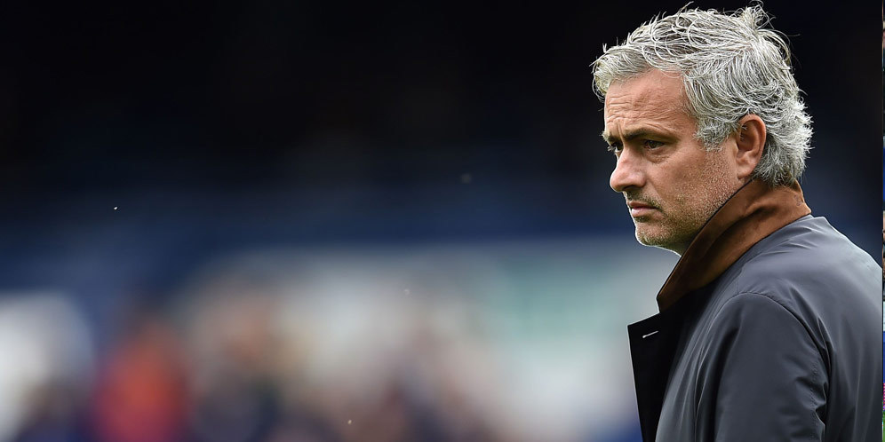 Fans The Blues Minta Mourinho Dipecat