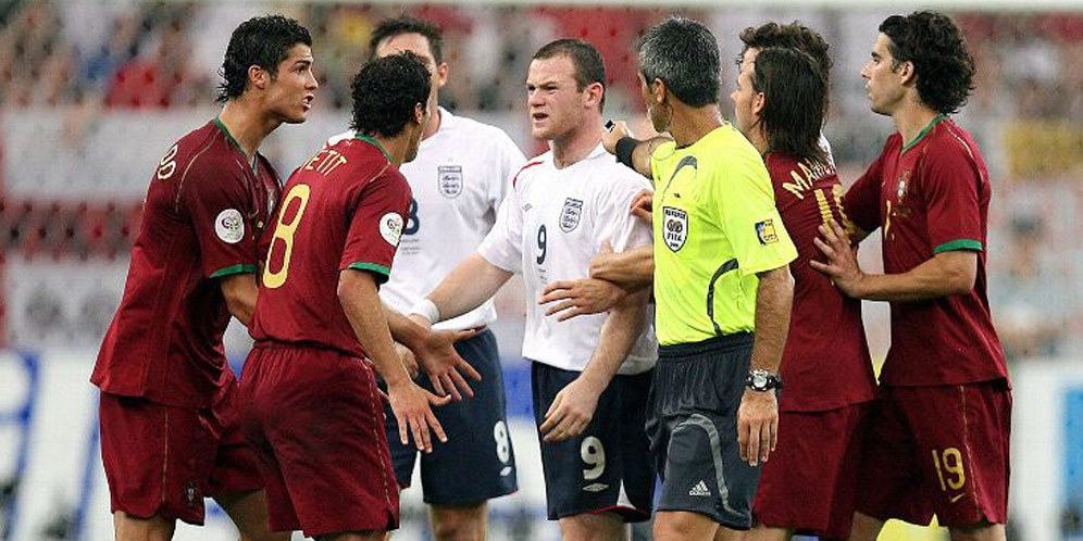 Ronaldo Tak Menyesal Jadi 'Biang Keladi' Kartu Merah Rooney di PD 2006