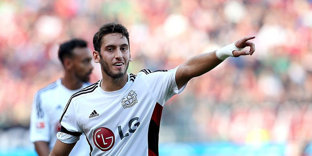 United Pantau Performa Hakan Calhanoglu