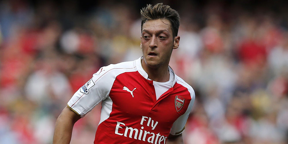 Redknapp: Ozil Tampil Menyedihkan 