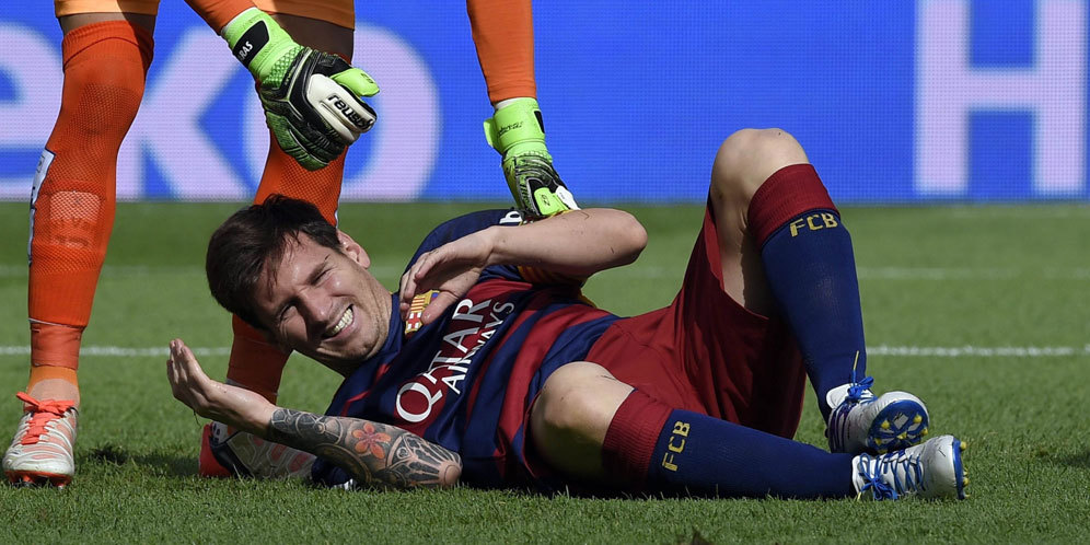 Cederai Messi, Pemain Ini Tak Sempat Minta Maaf Cederai Messi, Pemain Ini Tak Sempat Minta Maaf
