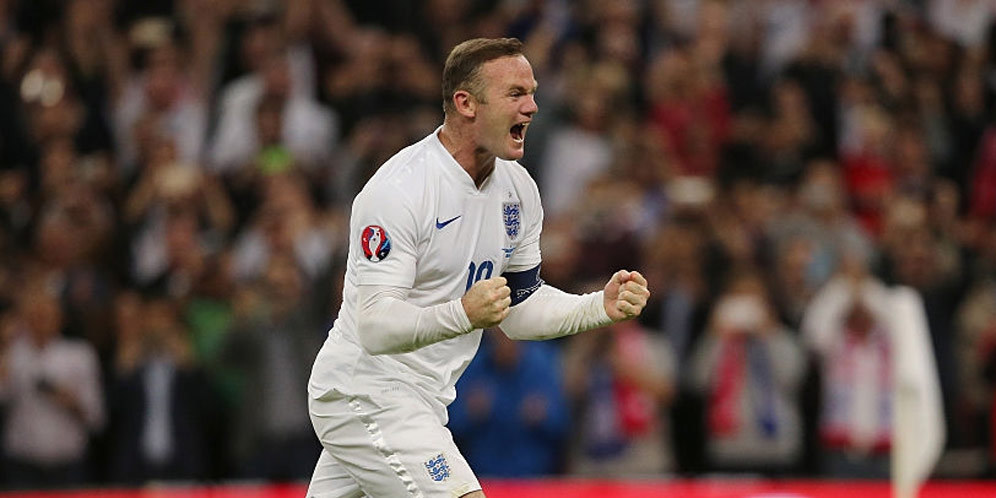 Beckham Dukung Rooney Tinggalkan Pos Striker