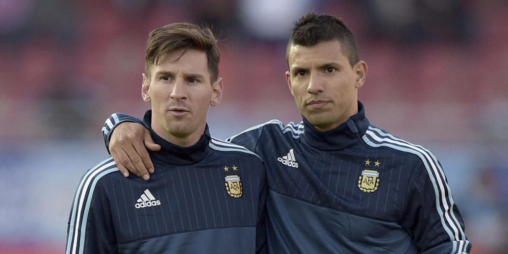 Aguero Tak Lagi Sungkan 'Pinjam' Nomor 10 Messi