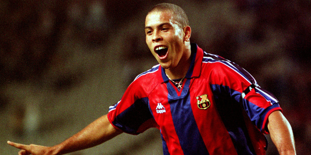 Ronaldo Pernah Lakukan Hal Tak Senonoh di Camp Nou Ronaldo Pernah Lakukan Hal Tak Senonoh di Camp Nou