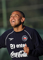 Humberto Suazo dijagokan bakal menghentikan kejutan Swiss di Piala Dunia 2010 ini (c) AFP