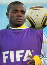 Aaron Mokoena (c)AFP