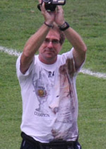Robert Rene Alberts ketika masih melatih Arema (c) bola