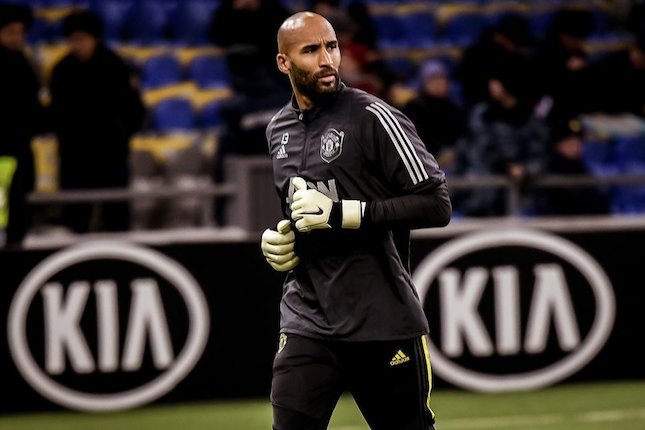Lee Grant menjalani debutnya di Liga Europa saat berusia 36 tahun 305 hari. (c) Manchester United Twitter