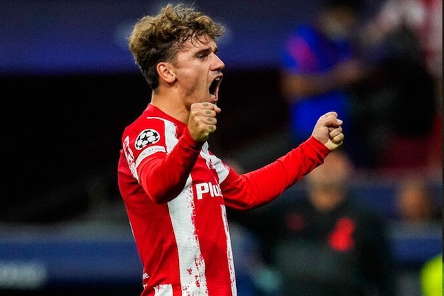 Selebrasi penyerang Atletico Madrid, Antoine Griezmann setelah membobol gawang Liverpool di penyisihan grup Liga Champions, Rabu (20/10/2021) dini hari WIB. (c) AP Photo/Manu Fernandez