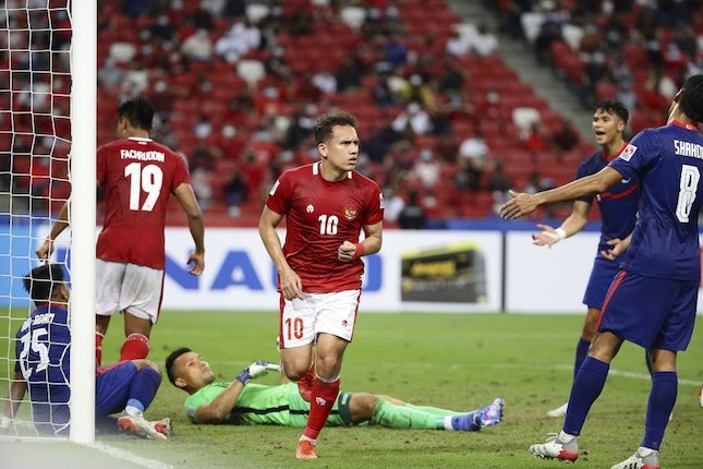 Selebrasi Egy Maulana Vikri usai mencetak gol di laga Timnas Indonesia vs Singapura di leg kedua semifinal Piala AFF 2020 di National Stadium, Sabtu (25/12/2021) malam WIB. (c) AP Photo