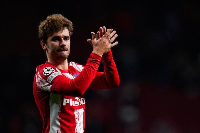 Antoine Griezmann setelah pertandingan Atletico Madrid vs Man United di leg pertama 16 besar Liga Champions 2021-2022, Kamis (24/2/2022) dini hari WIB. (c) AP Photo