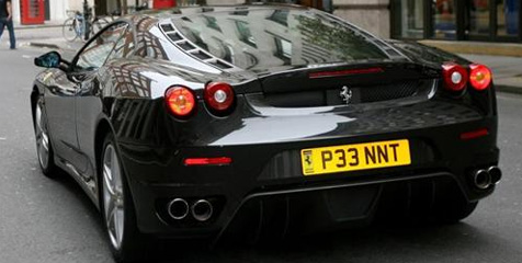 16 Kelakuan Bodoh Pemain EPL di Luar Lapangan