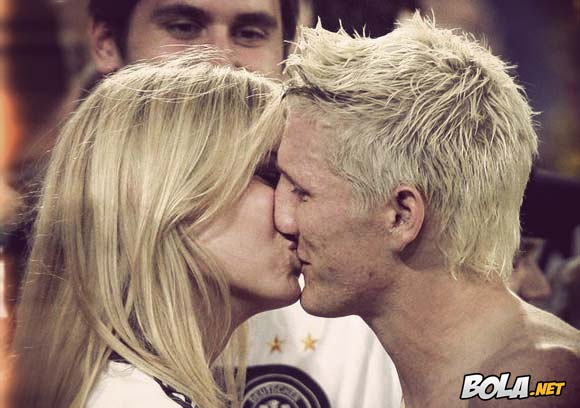 10 Adegan Ciuman Mesra Pesepakbola Kekasihnya Cristiano Ronaldo Irina Shayk