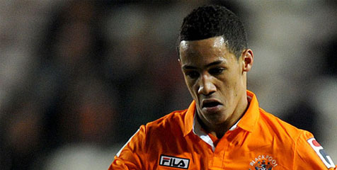 Tom Ince, pemain yang disinyalir tengah diincar oleh Mou.