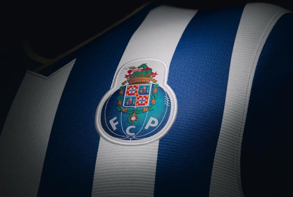 Detail Jersey: FC Porto Home dan Away 2013-2014 - Bola.net