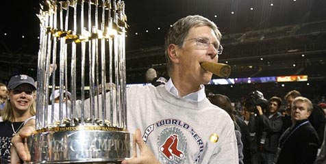 John W Henry, bersikeras pertahankan Suarez. (c) AFP