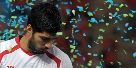 Saga transfer Luis Suarez belum juga menemui titik terang. (c) AFP