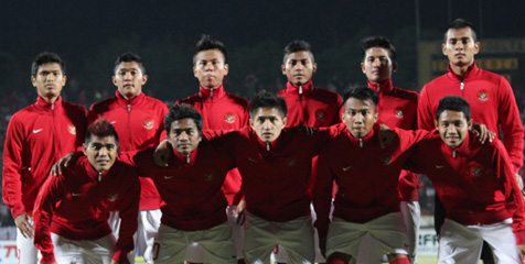 EDITORIAL: Timnas U-19, Antara Jaket dan Kemenangan - Bola.net