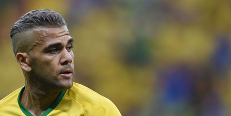 Dani Alves (c) AFP