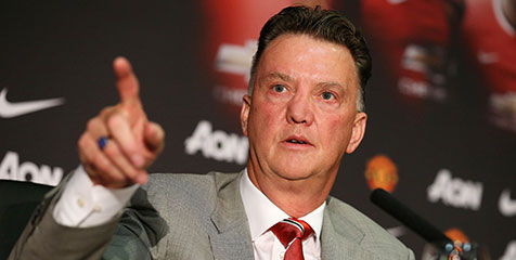 Louis Van Gaal (c) AFP