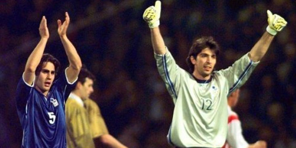 Flashback: Super Save Buffon vs Paraguay 1998