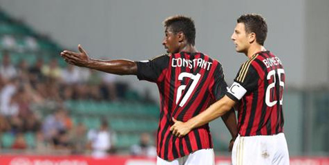 Constant dibujuk Bonera untuk tidak walkout. (c) GDS