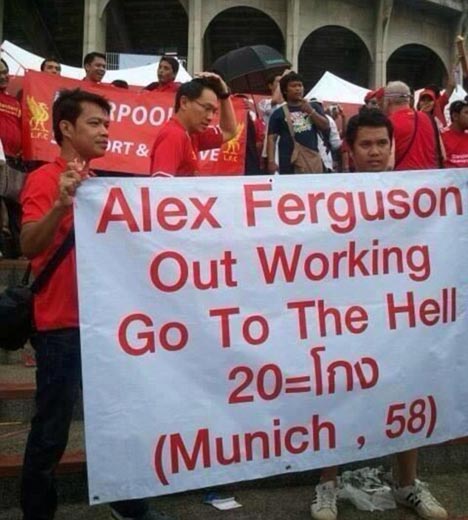 Spanduk ini menuai banyak kecaman. (c) TDM