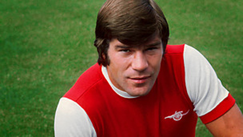 Supermac saat masih membela Arsenal. (c) BBC