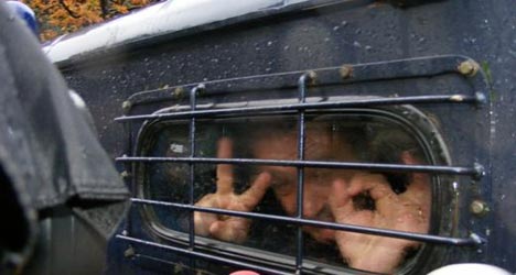 Becali buat prediksi skor pertandingan. (c) 101