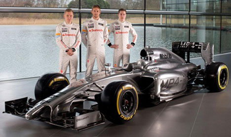 Para pebalap McLaren bersama mobil MP4-29. (c) Twitter/McLarenF1
