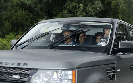 Joao Filipe (tengah) tiba di Carrington