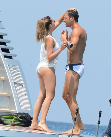Mandy Capristo dan Mesut ketika masih bersama