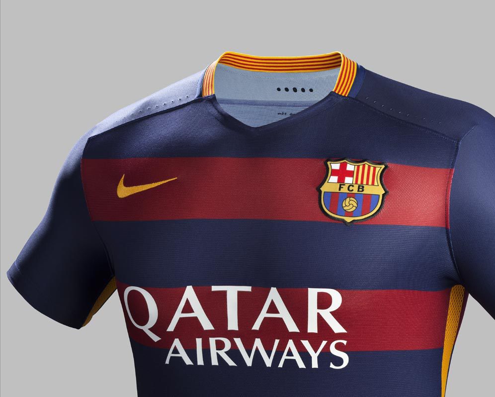 Detail Jersey Home Dan Away Barcelona Bola Net