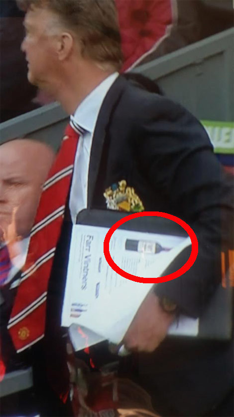 Louis van Gaal dan taktik botol anggur?