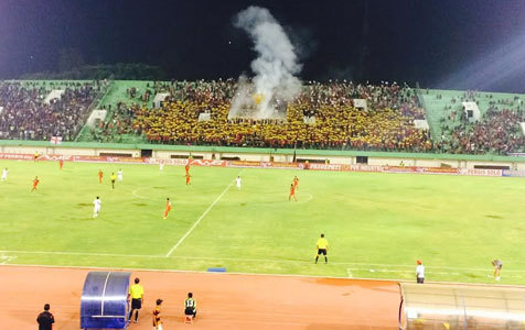 Persis Solo vs PPSM (c) Arie Sunaryo
