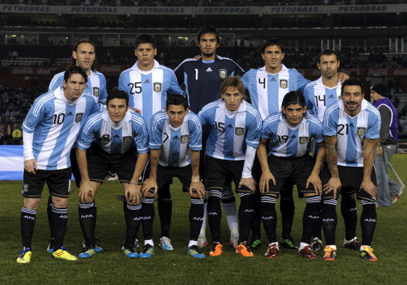 Zanetti (nomor 8), Banega (19), Lavezzi (21) (c) AFP
