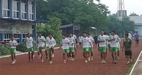 Para pemain tes fisik bersama Surabaya United