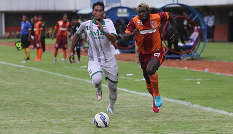 Herman Dzumafo saat membela Pusamania Borneo FC