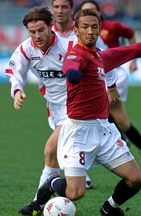 Hidetoshi Nakata (c) AFP