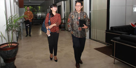 Joko Driyono dan Ratu Tisha datang ke Kantor Kemenpora
