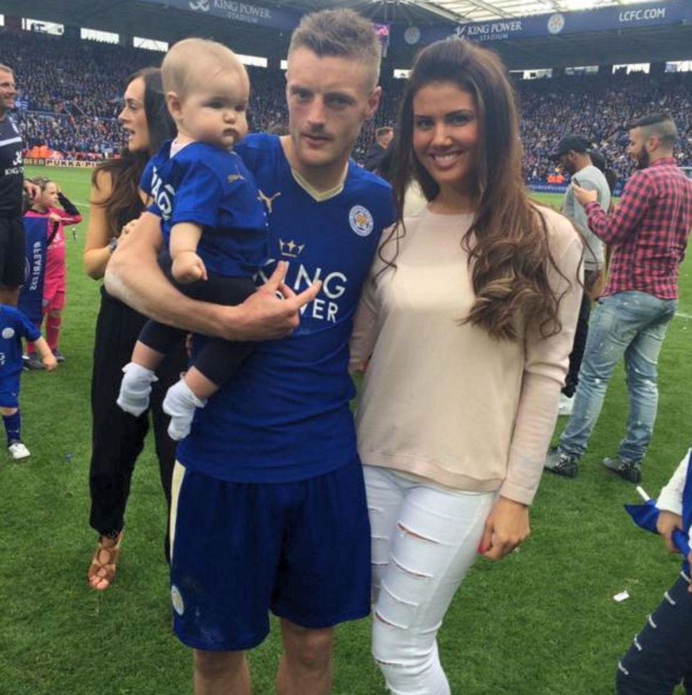 Jamie Vardy Bersama Sang Tunangan Rebekah Nicholson serta Putri Mereka Sofia