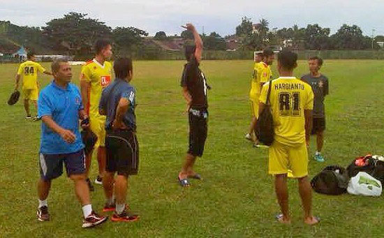 Pemain BSU Keleleran di Lapangan Sudirman