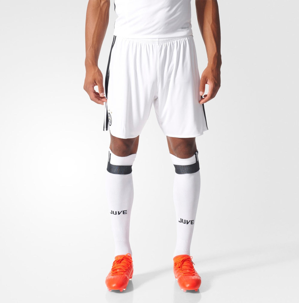 Jersey Ketiga Juventus 2016/17 Bertema Zebra - Bola.net