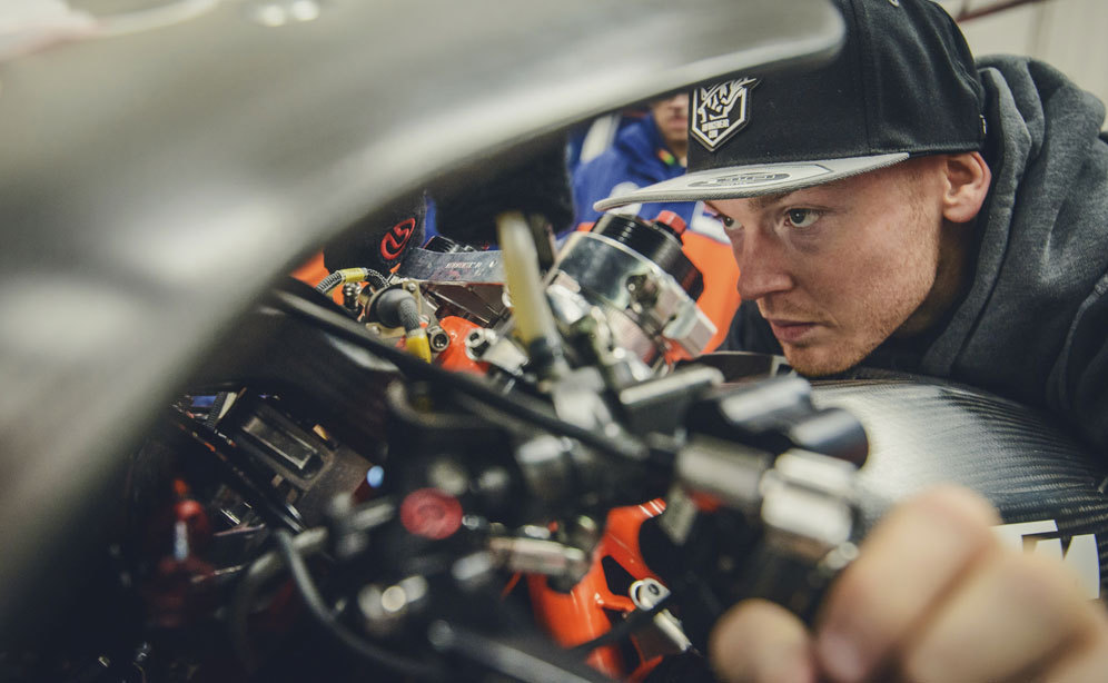 Bradley Smith di atas KTM RC16 (c) KTM