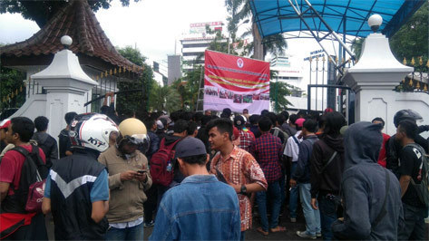 Tak dapat tiket, suporter Indonesia datangi kantor Kemepora